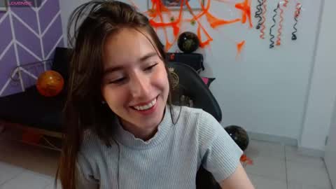 Snapshot of adhara_kitten chatting on October 27, 2025, 1:04 pm Adhara online show from October 27, 2025, 1:04 pm