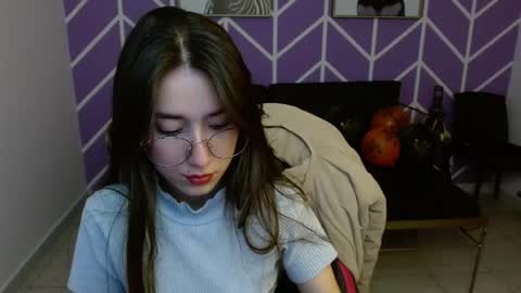 Snapshot of adhara_kitten chatting on November 18, 2025, 7:40 pm Adhara online show from November 18, 2025, 7:40 pm