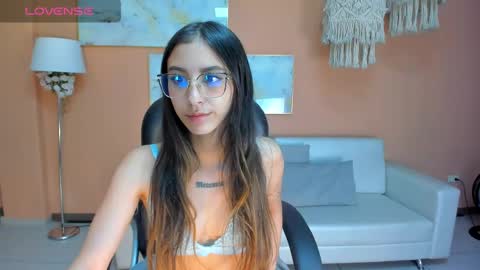 Snapshot of adharadonnet chatting on February 12, 2025, 3:18 am Adhara online show from February 12, 2025, 3:18 am