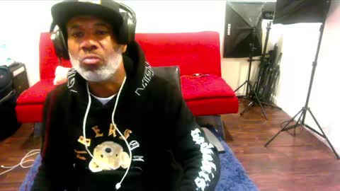Snapshot of adick_ting chatting on January 13, 2025, 9:08 am adick_ting online show from January 13, 2025, 9:08 am