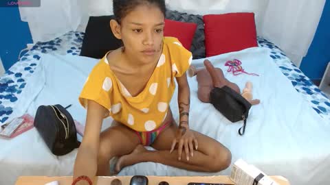 adisson_petite1 online show from December 1, 2025, 5:40 pm