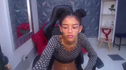 adisson_petite1 online show from December 13, 2025, 7:53 pm