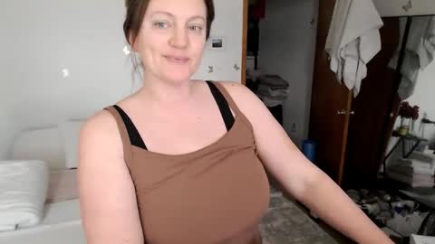 Snapshot of adorable22 chatting on February 10, 2026, 7:51 pm adorable22 online show from February 10, 2026, 7:51 pm