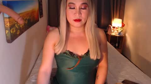 MsKim  online show from February 17, 2025, 11:44 am