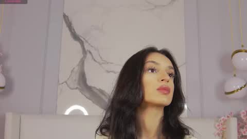 adoracortes online show from October 11, 2025, 5:17 am