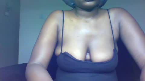 Snapshot of adore_booty chatting on July 8, 2026, 7:13 am adore_booty online show from July 8, 2026, 7:13 am