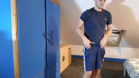 Snapshot of adr_twink chatting on October 27, 2025, 12:36 am ADR Twink online show from October 27, 2025, 12:36 am