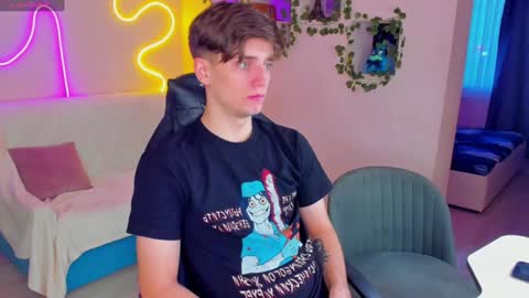 adrean_sofi online show from January 19, 2025, 1:33 pm