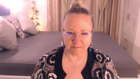 Cryna online show from March 3, 2025, 4:36 am