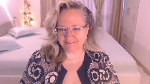 Cryna online show from October 10, 2025, 8:46 am