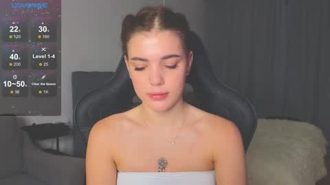 Adriana online show from October 19, 2025, 2:12 am