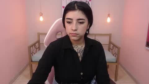 Adri  online show from March 3, 2026, 12:22 pm