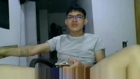 adrian018_ online show from January 8, 2025, 2:25 am