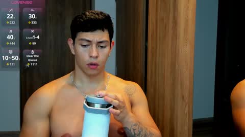 Adrian del Mar online show from May 1, 2026, 3:11 am