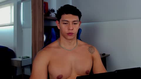 Adrian del Mar online show from May 25, 2026, 9:43 pm