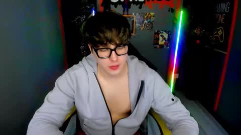 Adrian online show from January 9, 2026, 11:17 pm