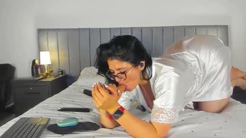 Adriana online show from March 7, 2026, 2:30 am