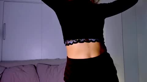 Adriana online show from October 18, 2025, 7:20 am