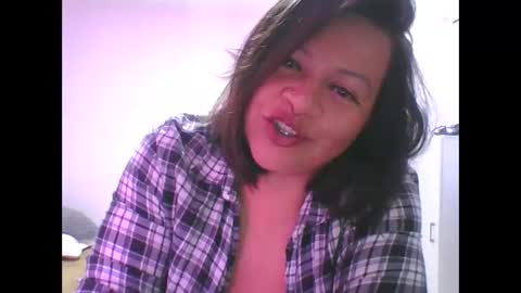 adrianagogo18 online show from November 4, 2025, 1:54 pm