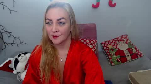 Snapshot of adrianapdes chatting on December 30, 2024, 1:58 pm Adriana Paredes  online show from December 30, 2024, 1:58 pm