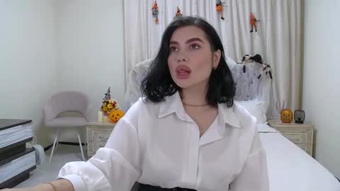 AdrianaTores online show from October 31, 2025, 6:58 am