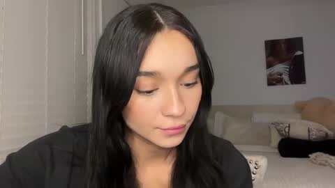 Snapshot of adriannarodriguez chatting on February 7, 2025, 6:03 am Adrianna online show from February 7, 2025, 6:03 am