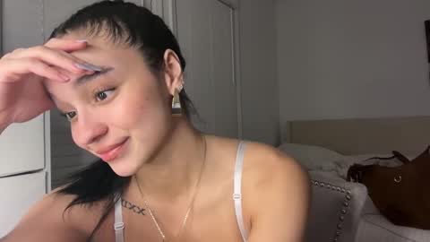 Snapshot of adriannarodriguez chatting on February 13, 2025, 3:50 am Adrianna online show from February 13, 2025, 3:50 am