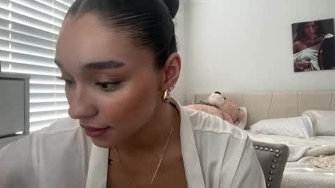 Snapshot of adriannarodriguez chatting on February 14, 2025, 3:58 pm Adrianna online show from February 14, 2025, 3:58 pm