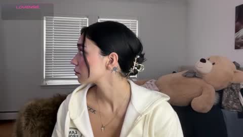 Adrianna  online show from November 10, 2025, 4:39 pm