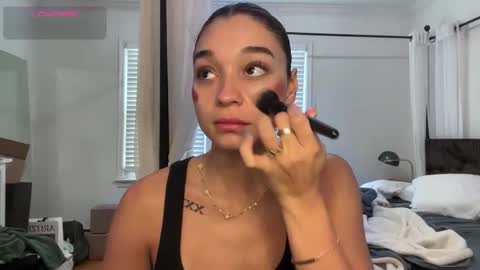 Snapshot of adriannarodriguez chatting on March 5, 2026, 5:42 pm Adrianna online show from March 5, 2026, 5:42 pm