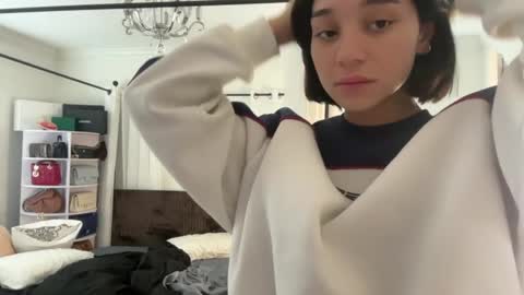 Snapshot of adriannarodriguez chatting on April 2, 2026, 5:32 pm Adrianna online show from April 2, 2026, 5:32 pm