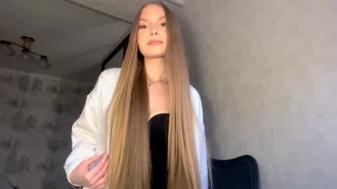 Snapshot of adriannemuldowney chatting on March 17, 2026, 2:09 pm Caroline online show from March 17, 2026, 2:09 pm