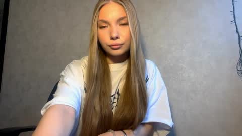 Snapshot of adriannemuldowney chatting on April 1, 2026, 2:25 pm Caroline online show from April 1, 2026, 2:25 pm