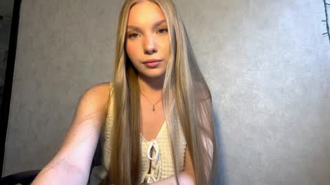 Snapshot of adriannemuldowney chatting on April 5, 2026, 2:14 pm Caroline online show from April 5, 2026, 2:14 pm