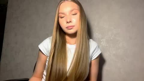 Snapshot of adriannemuldowney chatting on April 15, 2026, 3:41 pm Caroline online show from April 15, 2026, 3:41 pm