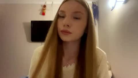 Snapshot of adriannemuldowney chatting on April 25, 2026, 3:09 pm Caroline online show from April 25, 2026, 3:09 pm