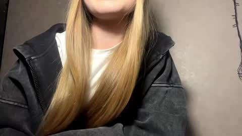 Snapshot of adriannemuldowney chatting on April 28, 2026, 4:23 pm Caroline online show from April 28, 2026, 4:23 pm