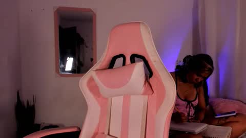 adrianny online show from November 9, 2025, 2:10 am