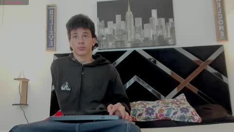 Snapshot of adriano_bigcock chatting on November 5, 2025, 4:01 am Adrian online show from November 5, 2025, 4:01 am