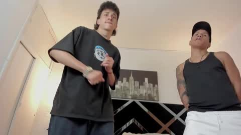 Snapshot of adriano_bigcock chatting on November 27, 2025, 4:03 am Adrian online show from November 27, 2025, 4:03 am