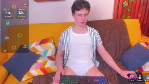 Snapshot of adrianoaubert chatting on October 31, 2025, 3:35 pm adrianoaubert online show from October 31, 2025, 3:35 pm