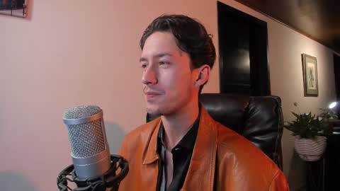 Snapshot of adrianwilliams_ chatting on November 20, 2025, 9:36 pm Adrian Williams online show from November 20, 2025, 9:36 pm