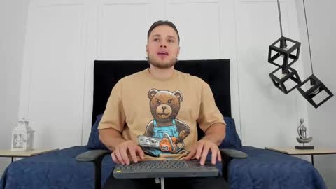 Snapshot of adrien_roche888 chatting on March 9, 2025, 11:14 pm Adrein Roche online show from March 9, 2025, 11:14 pm