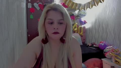 adriiana_fox_ online show from April 1, 2026, 7:22 pm