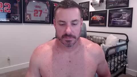 Snapshot of adventrs_fun chatting on April 22, 2026, 7:15 pm adventrs_fun online show from April 22, 2026, 7:15 pm