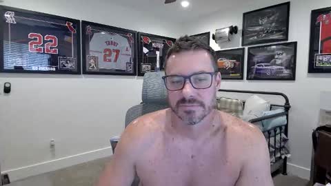 Snapshot of adventrs_fun chatting on May 4, 2026, 5:42 pm adventrs_fun online show from May 4, 2026, 5:42 pm