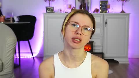 Aelia online show from October 28, 2025, 5:55 am