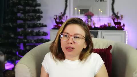 Aelia online show from November 21, 2025, 5:50 am