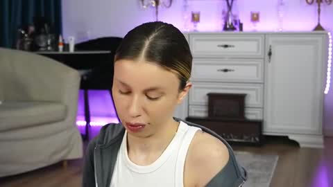 Snapshot of aelia_anara chatting on January 15, 2026, 5:56 am Aelia online show from January 15, 2026, 5:56 am