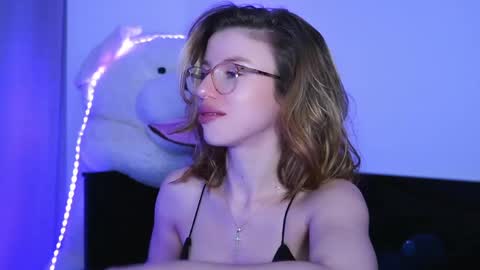 Snapshot of aelia_anara chatting on April 20, 2026, 5:26 pm Aelia online show from April 20, 2026, 5:26 pm